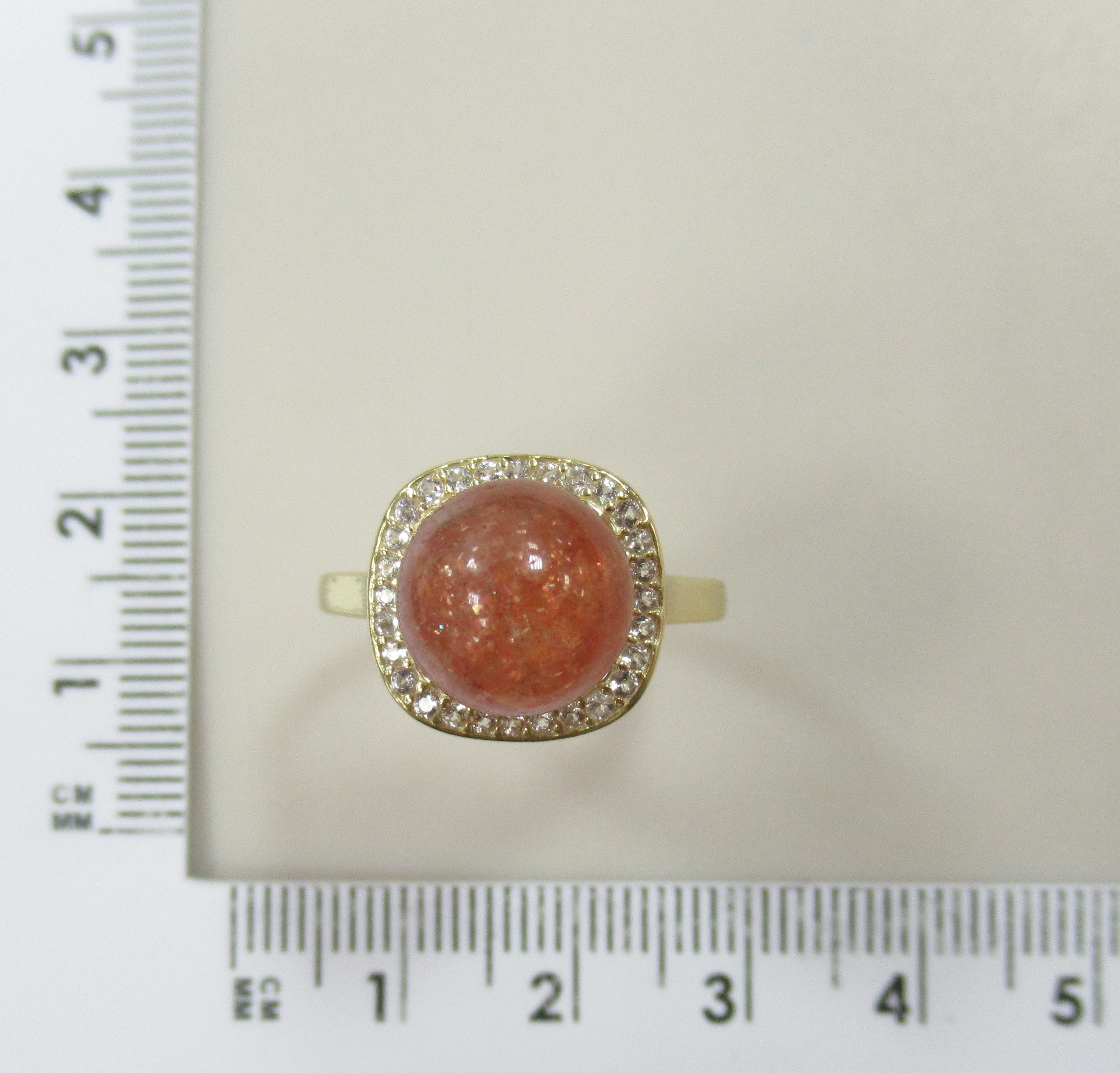 Серебряное кольцо с солнечным камнем